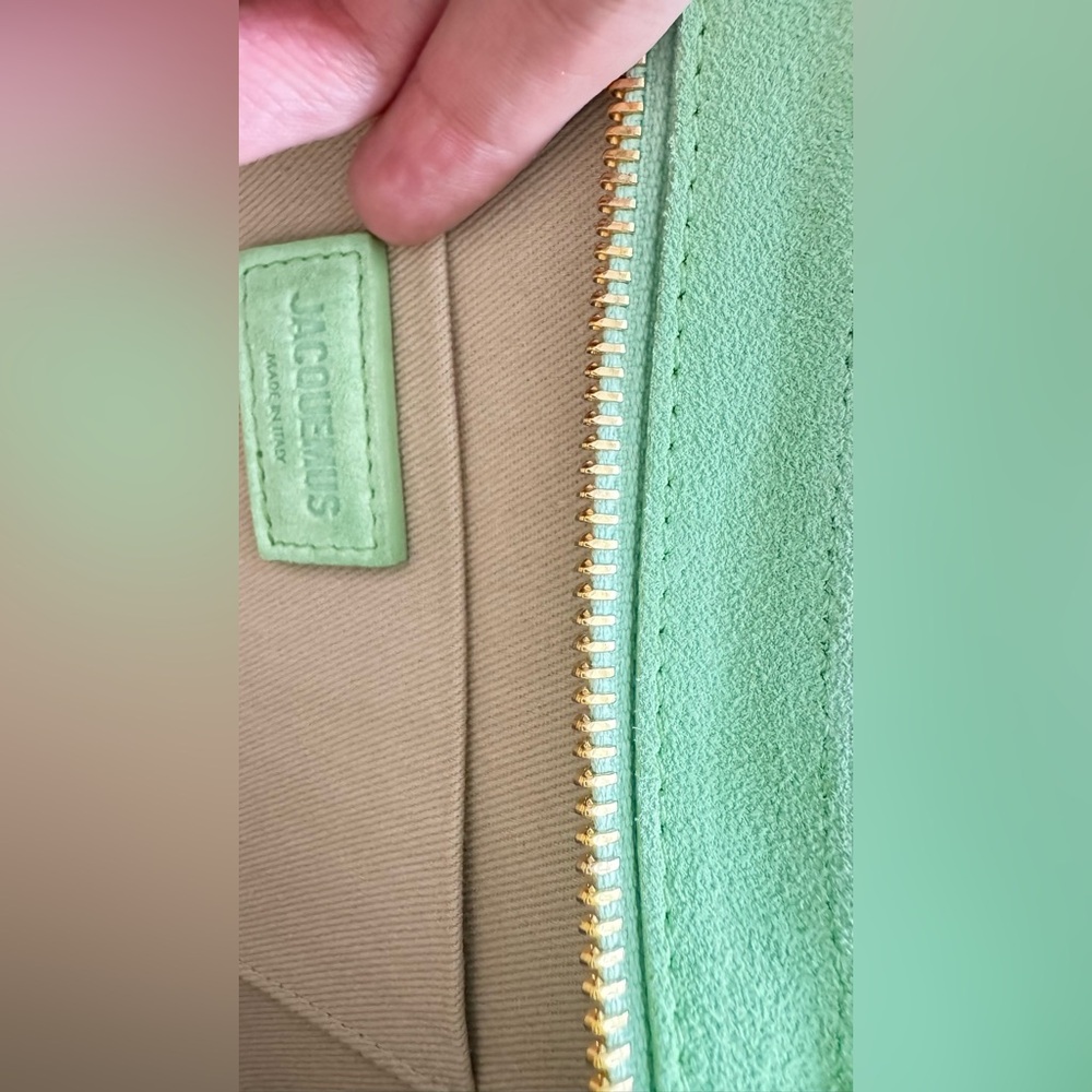 Jacquemus La Vague Shoulder Bag in Green - Picture 11 of 16